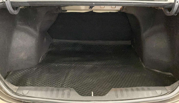 2019 Maruti Ciaz ALPHA  AT 1.5 SHVS PETROL, Petrol, Automatic, 51,689 km, Boot Inside