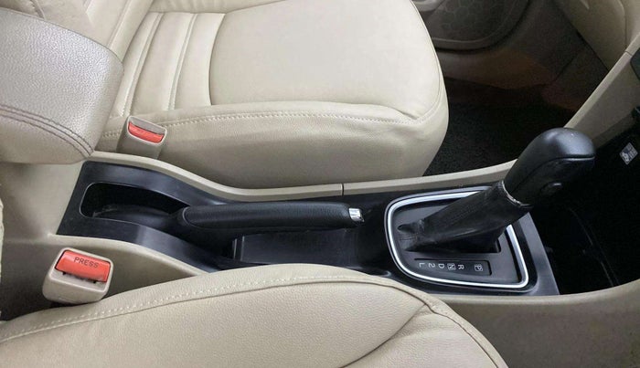 2019 Maruti Ciaz ALPHA  AT 1.5 SHVS PETROL, Petrol, Automatic, 51,689 km, Gear Lever