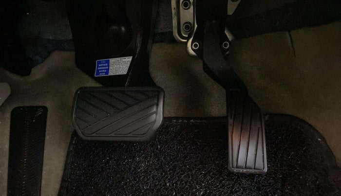 2019 Maruti Ciaz ALPHA  AT 1.5 SHVS PETROL, Petrol, Automatic, 51,689 km, Pedals