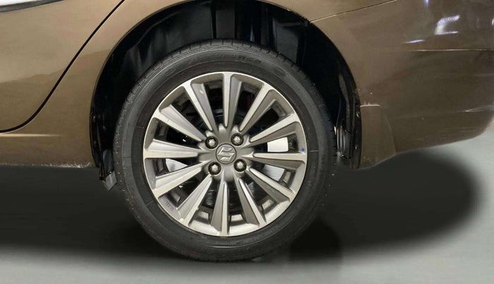 2019 Maruti Ciaz ALPHA  AT 1.5 SHVS PETROL, Petrol, Automatic, 51,689 km, Left Rear Wheel