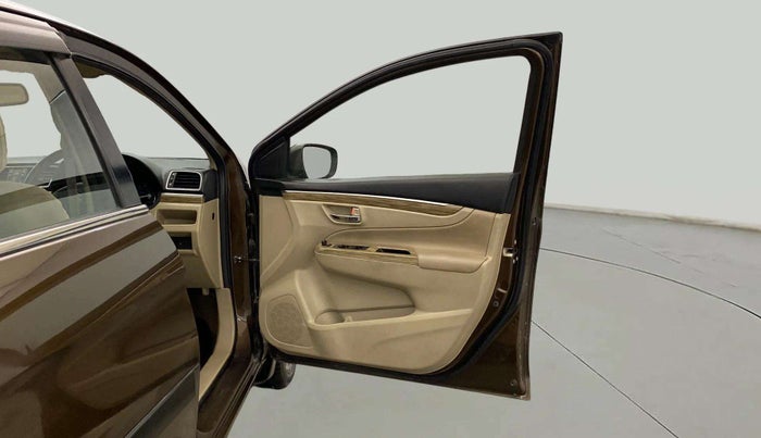2019 Maruti Ciaz ALPHA  AT 1.5 SHVS PETROL, Petrol, Automatic, 51,689 km, RHS Front Door