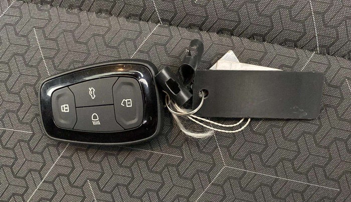 2023 Tata PUNCH ACCOMPLISHED MT, Petrol, Manual, 19,223 km, Key Close Up