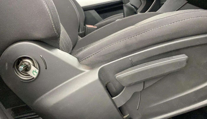 2023 Tata PUNCH ACCOMPLISHED MT, Petrol, Manual, 19,223 km, Driver Side Adjustment Panel