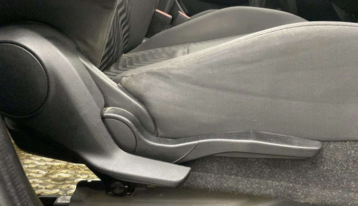 2019 Maruti Swift VXI, Petrol, Manual, 27,270 km, Driver Side Adjustment Panel