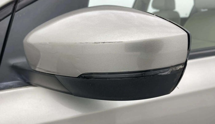 2018 Skoda Rapid STYLE 1.6 MPI, Petrol, Manual, 31,312 km, Left rear-view mirror - ORVM switch has minor damage