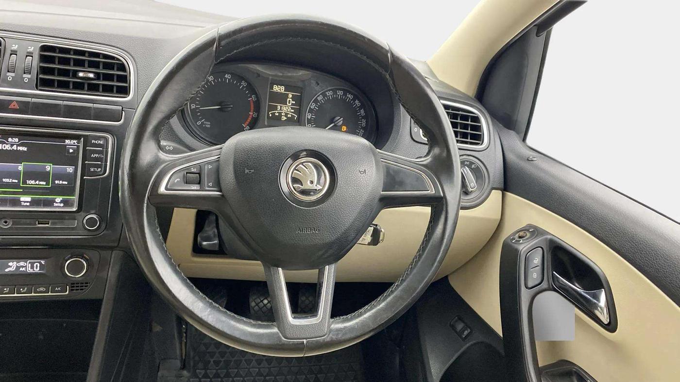 2018 Skoda Rapid STYLE 1.6 MPI, Petrol, Manual, 31,390 km, Steering Wheel Close Up