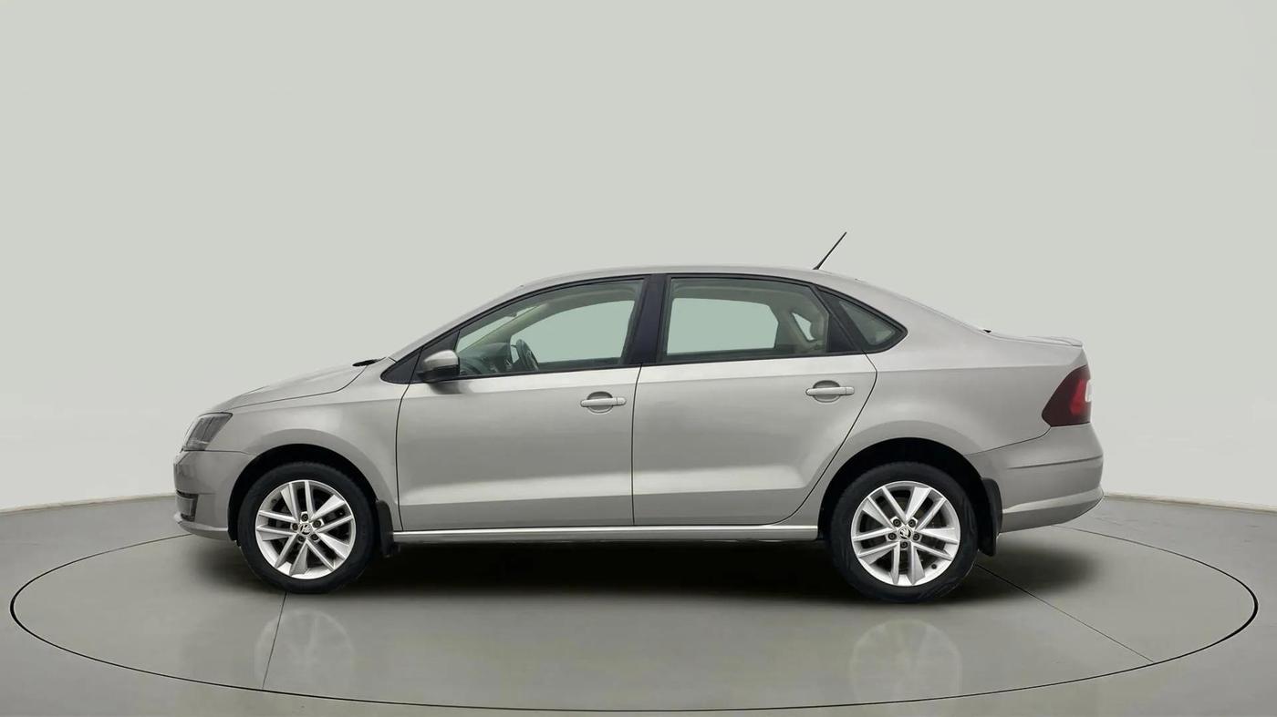 2018 Skoda Rapid STYLE 1.6 MPI, Petrol, Manual, 31,390 km, Left Side