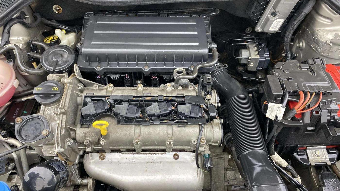 2018 Skoda Rapid STYLE 1.6 MPI, Petrol, Manual, 31,390 km, Engine View