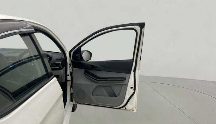2023 Tata Tiago XT CNG, CNG, Manual, 39,506 km, RHS Front Door