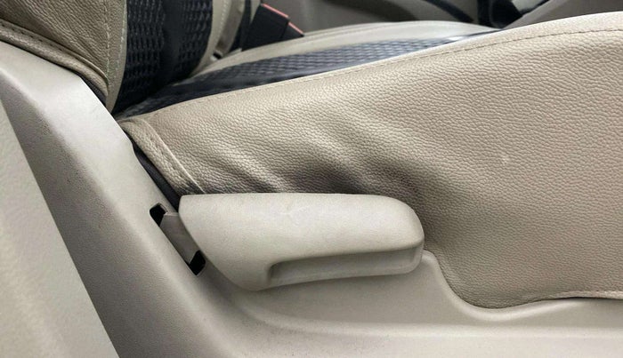 2015 Maruti Celerio ZXI, Petrol, Manual, 67,803 km, Driver Side Adjustment Panel