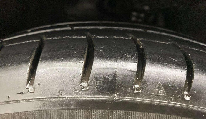 2015 Maruti Celerio ZXI, Petrol, Manual, 67,803 km, Left Rear Tyre Tread
