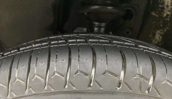 2021 Maruti New Wagon-R LXI CNG (O) 1.0, CNG, Manual, 76,678 km, Left Front Tyre Tread