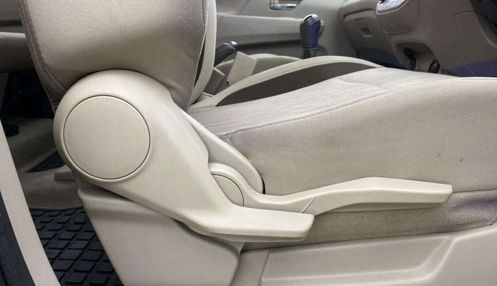 2019 Maruti Ertiga ZXI+ SHVS, Petrol, Manual, 29,058 km, Driver Side Adjustment Panel