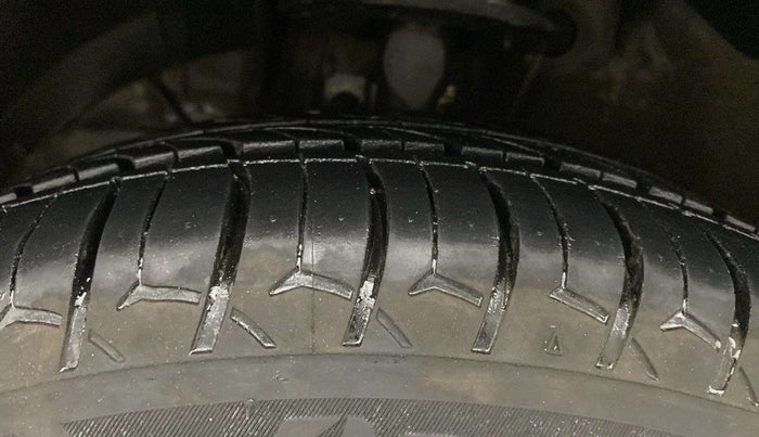 2019 Maruti Ertiga ZXI+ SHVS, Petrol, Manual, 29,058 km, Left Front Tyre Tread