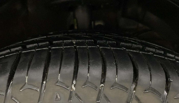 2019 Maruti Ertiga ZXI+ SHVS, Petrol, Manual, 29,058 km, Right Front Tyre Tread