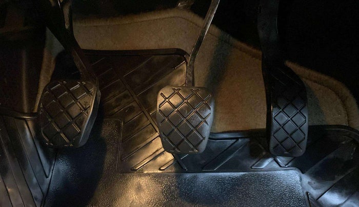 2019 Volkswagen Polo COMFORTLINE 1.0L MPI, Petrol, Manual, 27,842 km, Pedals