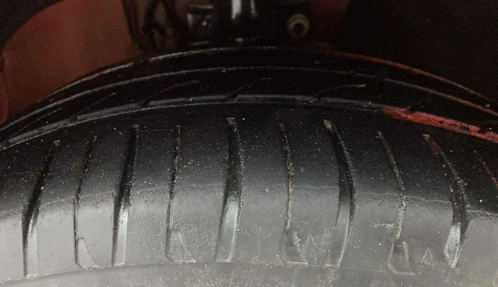 2019 Volkswagen Polo COMFORTLINE 1.0L MPI, Petrol, Manual, 27,842 km, Right Front Tyre Tread