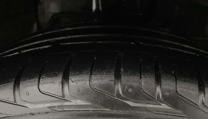 2019 Tata NEXON XZA PLUS DIESEL DUAL TONE, Diesel, Automatic, 57,666 km, Right Front Tyre Tread