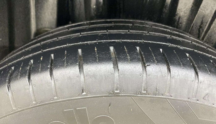 2022 Maruti Baleno DELTA 1.2 AGS, Petrol, Automatic, 54,787 km, Right Rear Tyre Tread