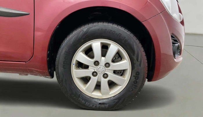 2014 Maruti Ritz ZXI, Petrol, Manual, 65,176 km, Right Front Wheel