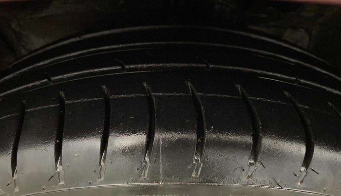 2014 Maruti Ritz ZXI, Petrol, Manual, 65,176 km, Left Front Tyre Tread