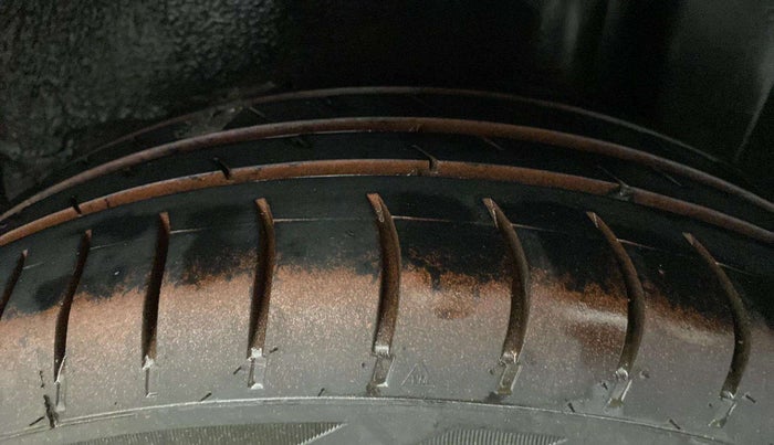 2014 Maruti Ritz ZXI, Petrol, Manual, 65,176 km, Left Rear Tyre Tread