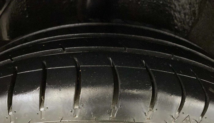 2014 Maruti Ritz ZXI, Petrol, Manual, 65,176 km, Right Rear Tyre Tread