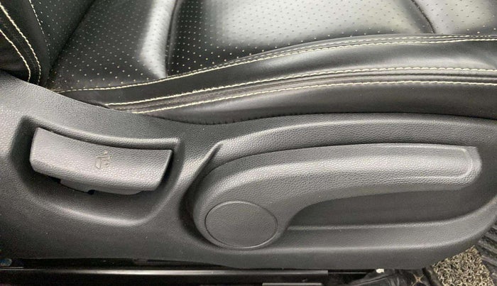 2018 Hyundai Elite i20 ASTA 1.2 (O), Petrol, Manual, 63,187 km, Driver Side Adjustment Panel