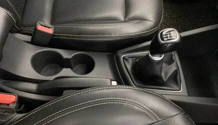 2018 Hyundai Elite i20 ASTA 1.2 (O), Petrol, Manual, 63,187 km, Gear Lever