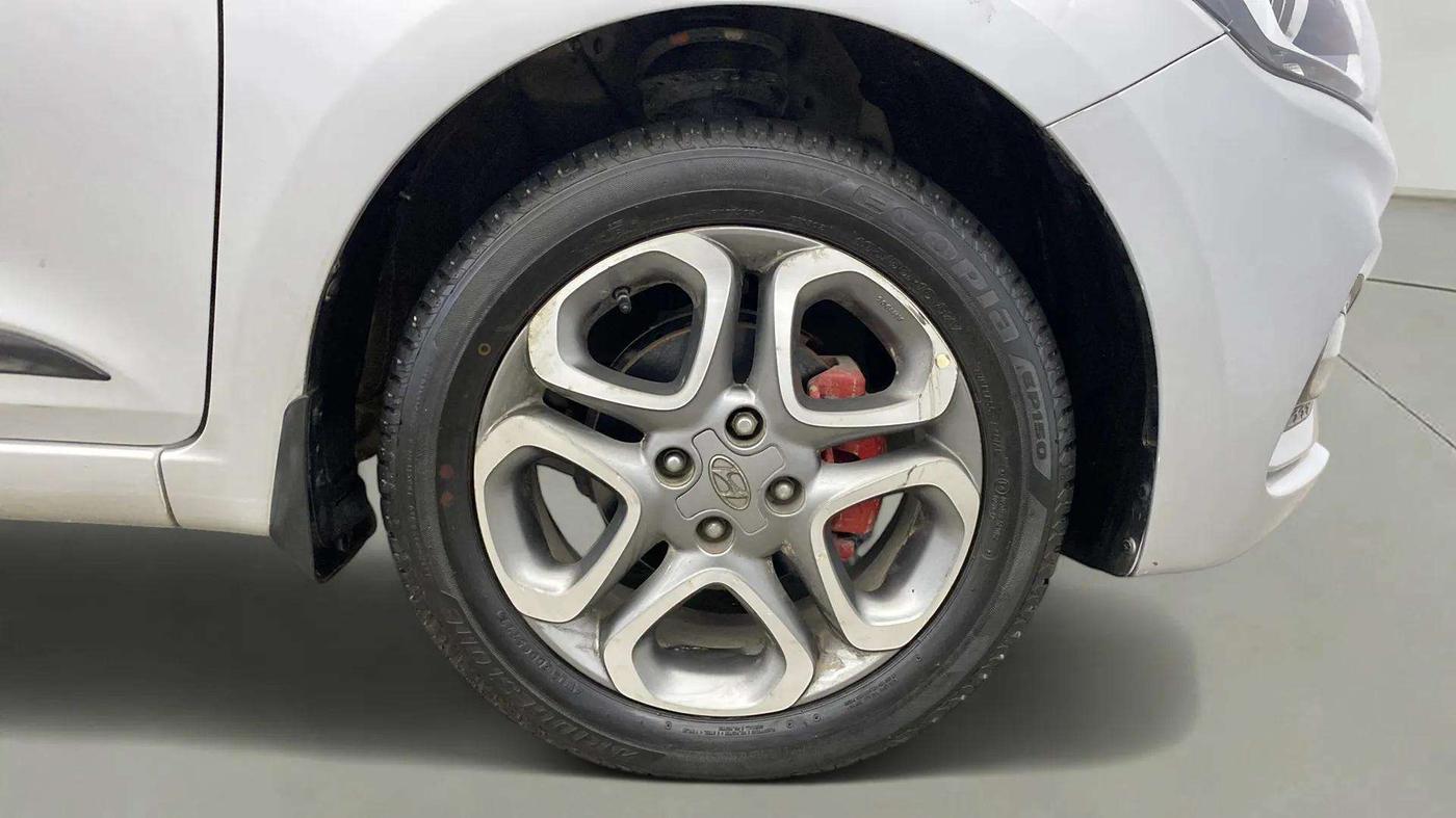 2018 Hyundai Elite i20 ASTA 1.2 (O), Petrol, Manual, 63,187 km, Right Front Wheel