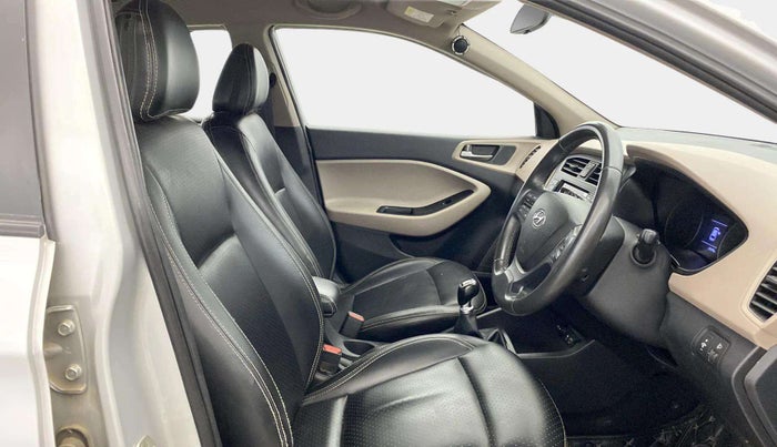 2018 Hyundai Elite i20 ASTA 1.2 (O), Petrol, Manual, 63,187 km, Right Side Front Door Cabin