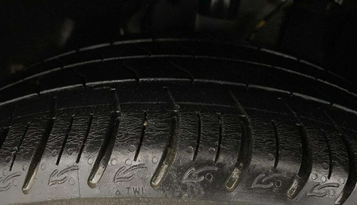 2022 Tata ALTROZ XZ PETROL, Petrol, Manual, 13,916 km, Left Front Tyre Tread
