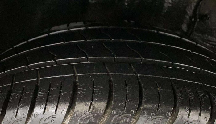 2022 Tata ALTROZ XZ PETROL, Petrol, Manual, 13,916 km, Right Rear Tyre Tread