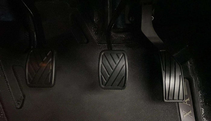 2024 Maruti Grand Vitara DELTA SMART HYBRID, Petrol, Manual, 8,719 km, Pedals
