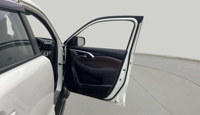 2024 Maruti Grand Vitara DELTA SMART HYBRID, Petrol, Manual, 8,719 km, RHS Front Door