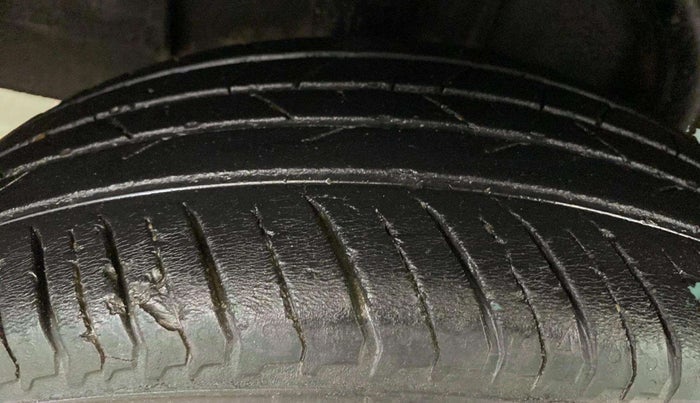 2021 Nissan MAGNITE XL, Petrol, Manual, 48,852 km, Right Rear Tyre Tread