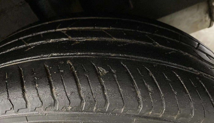 2021 Nissan MAGNITE XL, Petrol, Manual, 48,852 km, Left Rear Tyre Tread