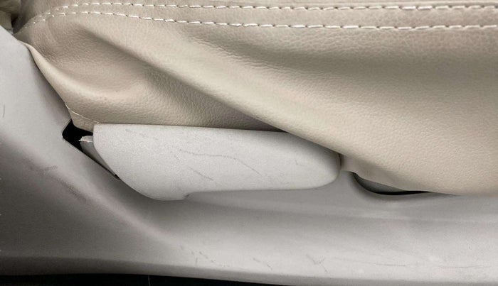 2018 Maruti Celerio VXI CNG, CNG, Manual, 73,772 km, Driver Side Adjustment Panel