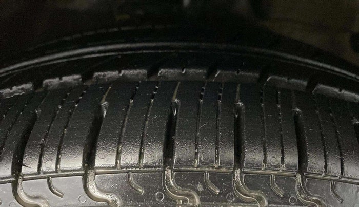 2018 Maruti Celerio VXI CNG, CNG, Manual, 73,772 km, Right Front Tyre Tread
