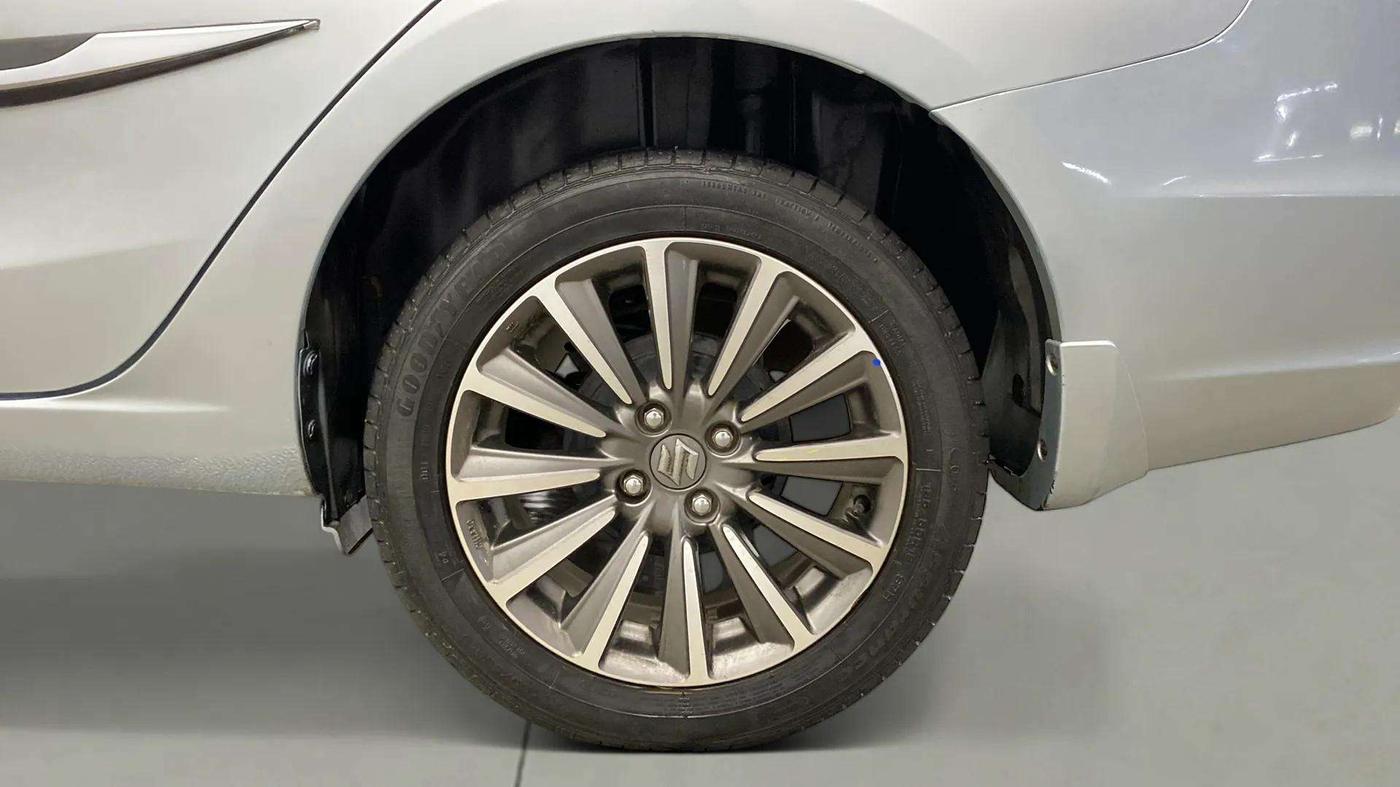 2022 Maruti Ciaz ALPHA 1.5 SHVS PETROL, Petrol, Manual, 62,297 km, Left Rear Wheel