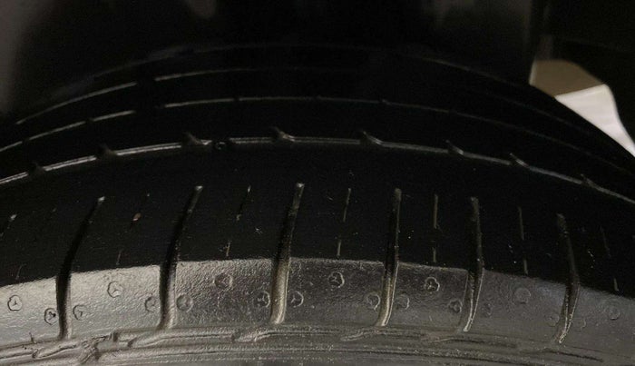 2022 Maruti Ciaz ALPHA 1.5 SHVS PETROL, Petrol, Manual, 61,940 km, Left Rear Tyre Tread