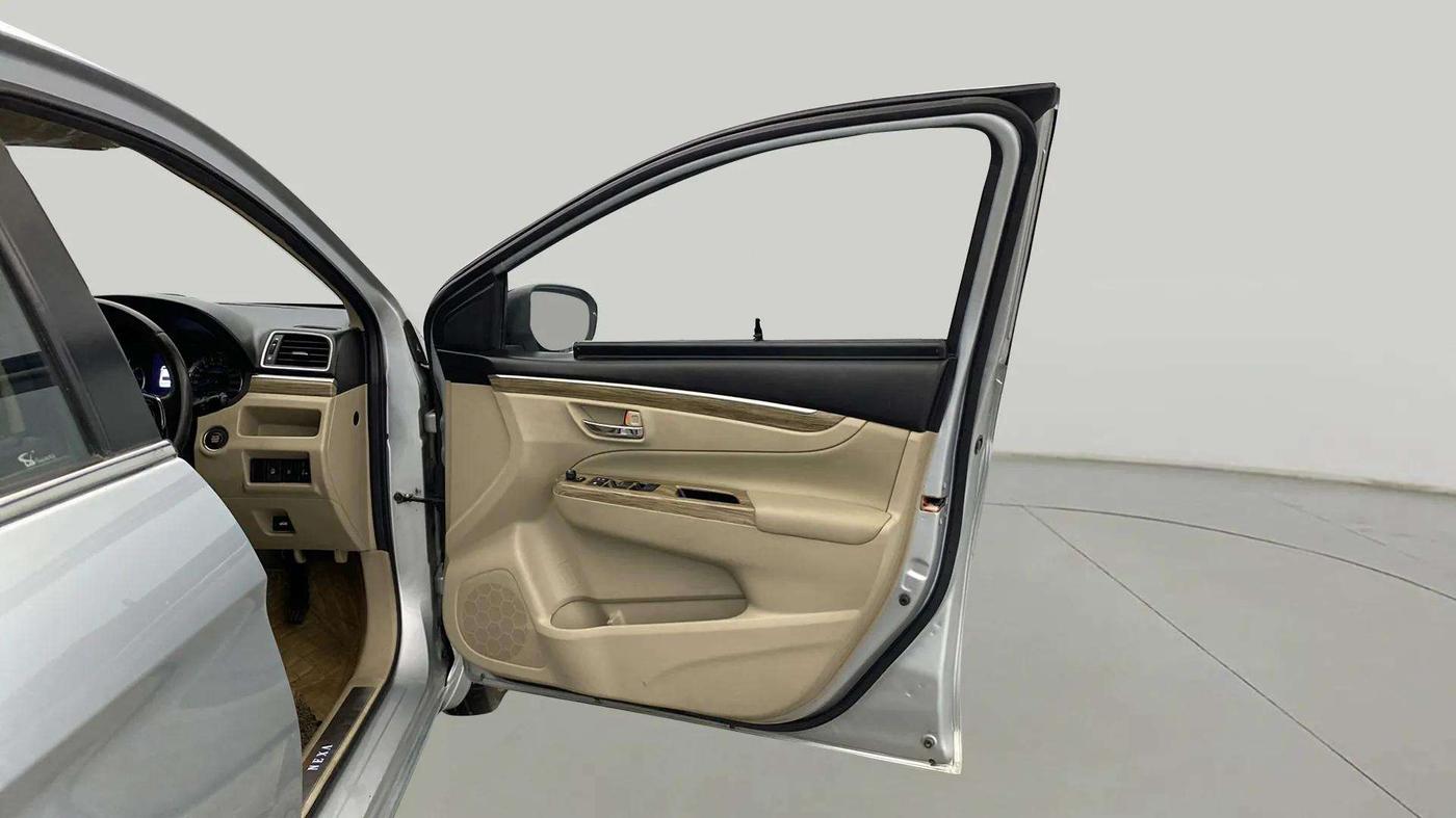 2022 Maruti Ciaz ALPHA 1.5 SHVS PETROL, Petrol, Manual, 62,297 km, RHS Front Door