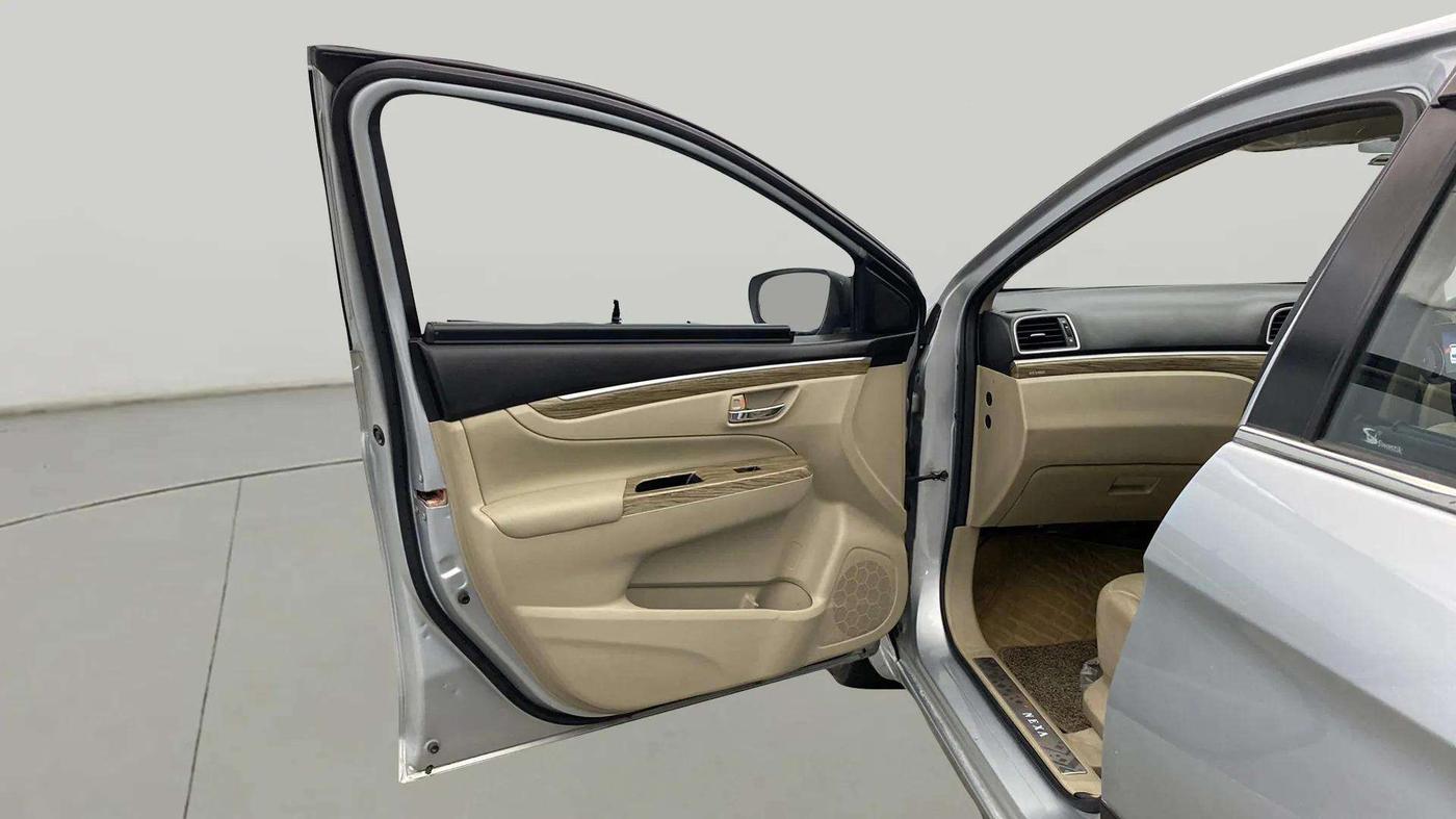 2022 Maruti Ciaz ALPHA 1.5 SHVS PETROL, Petrol, Manual, 62,297 km, LHS Front Door