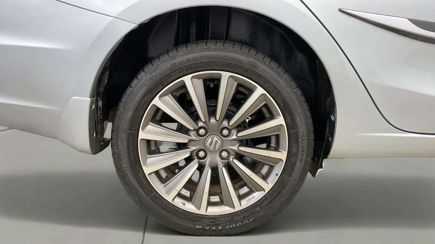 2022 Maruti Ciaz ALPHA 1.5 SHVS PETROL, Petrol, Manual, 62,297 km, Right Rear Wheel