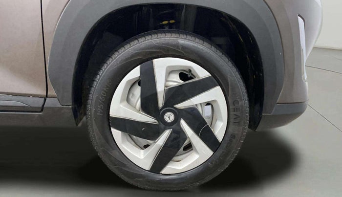 2024 Nissan MAGNITE XE, Petrol, Manual, 2,272 km, Right Front Wheel