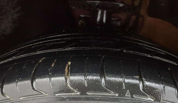 2017 Volkswagen Polo HIGHLINE1.5L, Diesel, Manual, 63,159 km, Left Front Tyre Tread