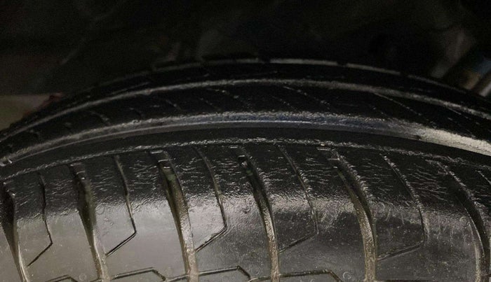 2022 Maruti Swift LXI, Petrol, Manual, 18,945 km, Right Front Tyre Tread
