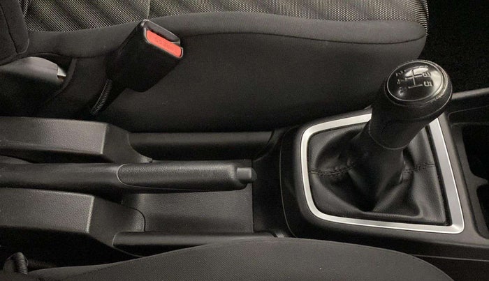 2022 Maruti Swift LXI, Petrol, Manual, 18,945 km, Gear Lever