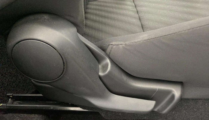 2022 Maruti Swift LXI, Petrol, Manual, 18,945 km, Driver Side Adjustment Panel