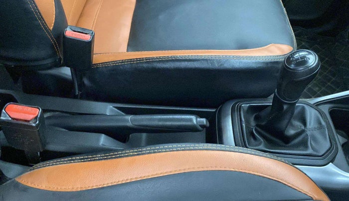 2021 Maruti IGNIS SIGMA 1.2, CNG, Manual, 86,497 km, Gear Lever